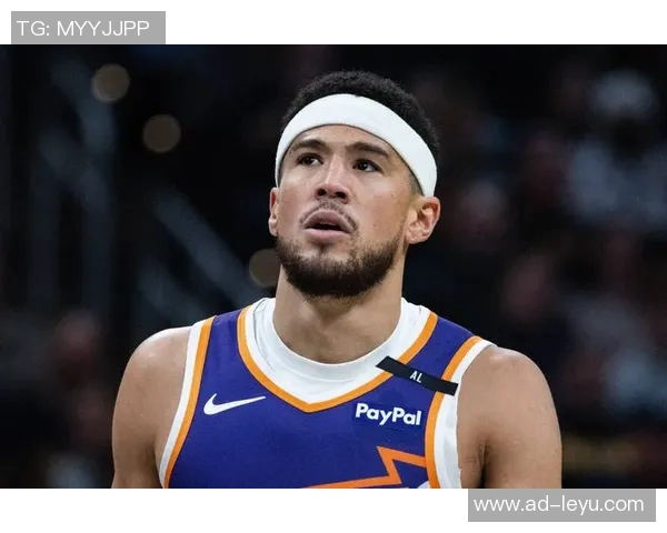 布克高效发挥助球队取胜13投6中贡献19分6板5助3断正负值17